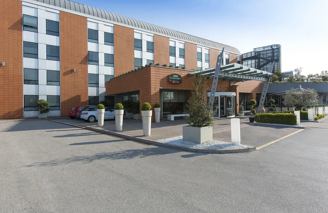 Courtyard By Marriott Venice Airport-1